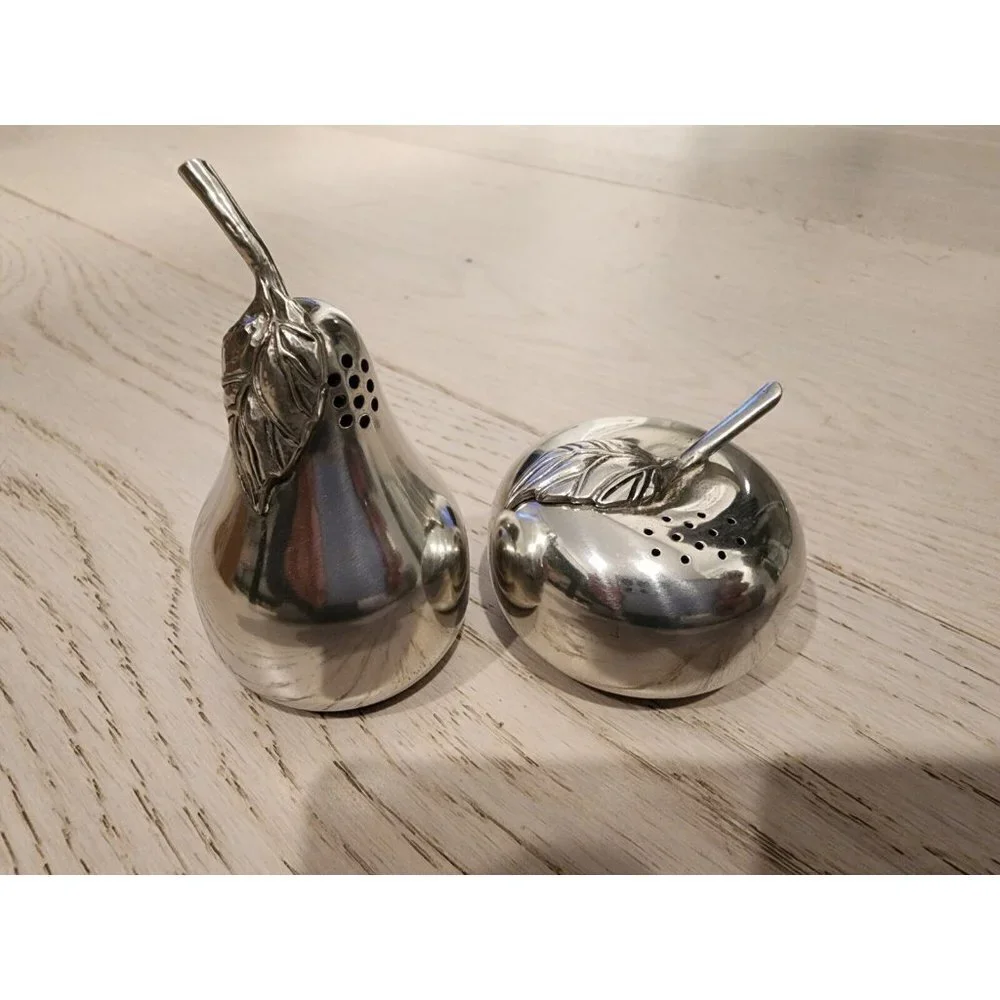 Kirk Stieff Pewter 500 Salt and Pepper Shakers Set of 2 Silvertone Apple Pear